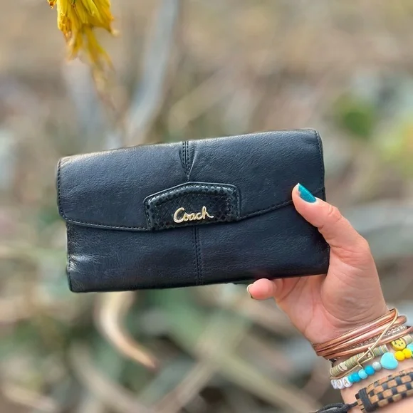 COACH | Black Leather Ashley Trifold Designer Clutch Wallet - Picture 2 of 4